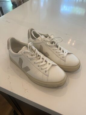 Veja White Sneakers with Cream Accents - Low Top Lace-Up size men’s 10